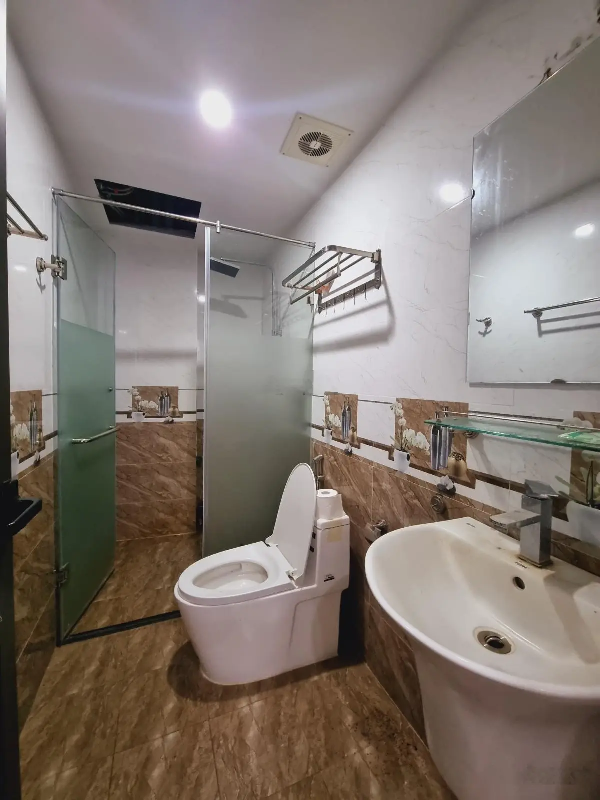 Nhà đẹp đón tết lô góc hiện đại đủ công năng phố Xuân Đỉnh 33m2 5T MT 3.4m chỉ 7,2 tỷ