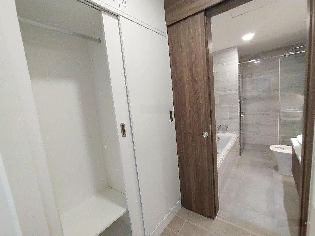 Bán căn hộ Kingdom 101, 3PN, 105m2, nội thất, giá 8 tỷ, liên hệ: 0908 435 *** xem nhà