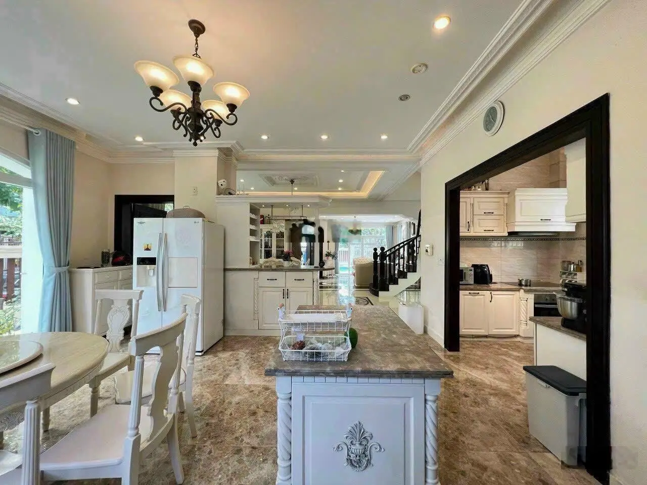 Bán nhanh biệt thự Nam Thông 2, nhà đẹp thang máy sách vali vào ở ngay