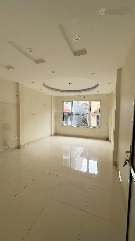 Bán nhà phân lô vỉa hè kinh sầm uất doanh phố Sài Đồng. DT: 40m2, MT: 4m, nhô 11tỷ