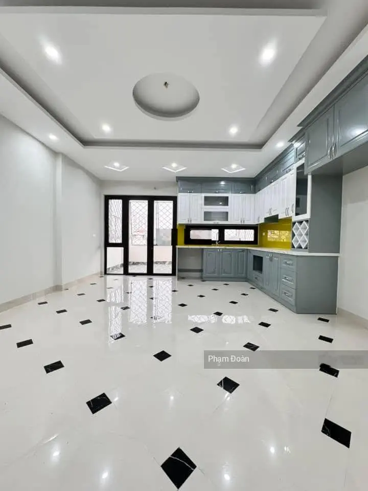 Bán nhà nguyên căn mặt phố Trịnh Đình Cửu - mặt phố hai bên vỉa hè - bán nhà quận Thanh Xuân giá rẻ
