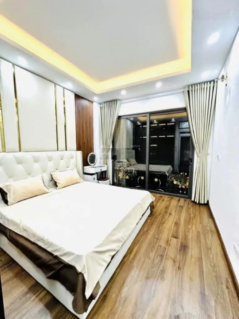 Nhà Hoàng Mai 20m ô tô tránh 75m2 5 tầng mới full nội thất 8.5 tỷ