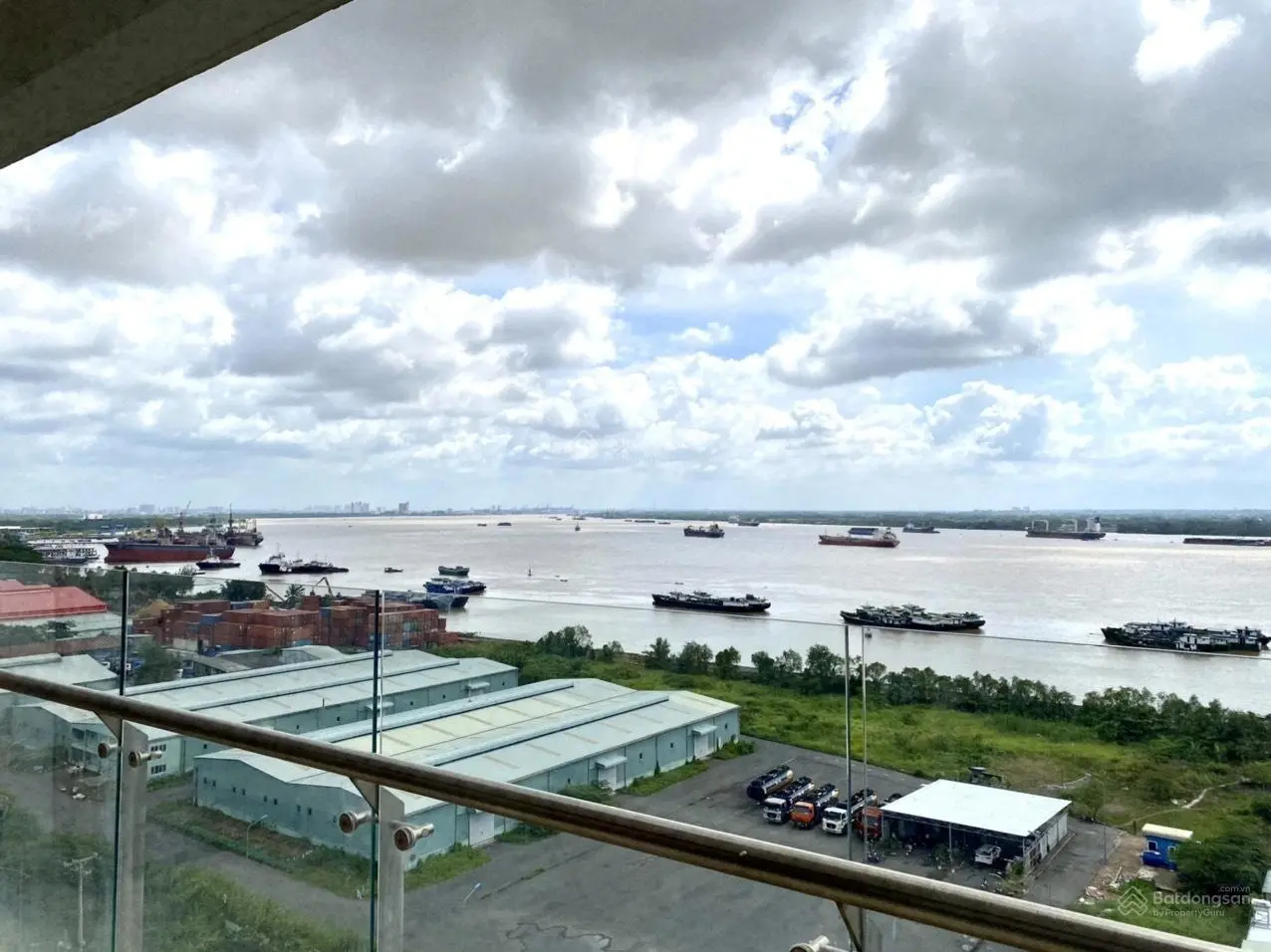 Bán gấp căn hộ 3PN, 2WC An Gia RiverSide giá 4,690 tỷ DT 112m2 lầu cao full toàn bộ NT