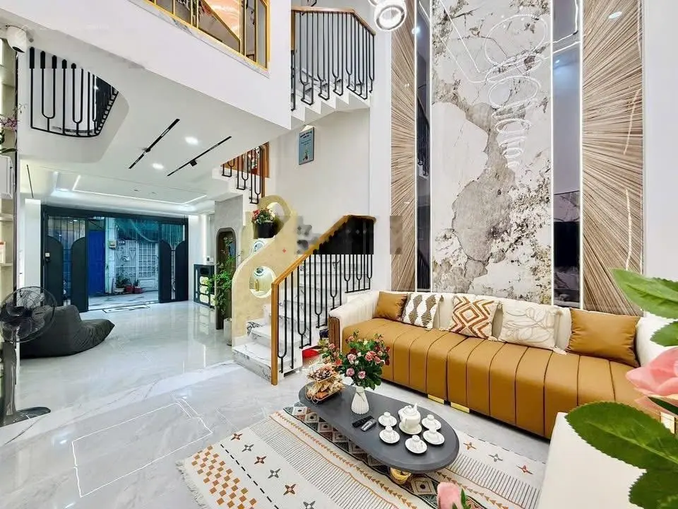 Nhà khu Vip đường Lê Thị Hồng | DT: 40m2 | đường vào nhà 5m, cạnh trường mầm non Anh Đào