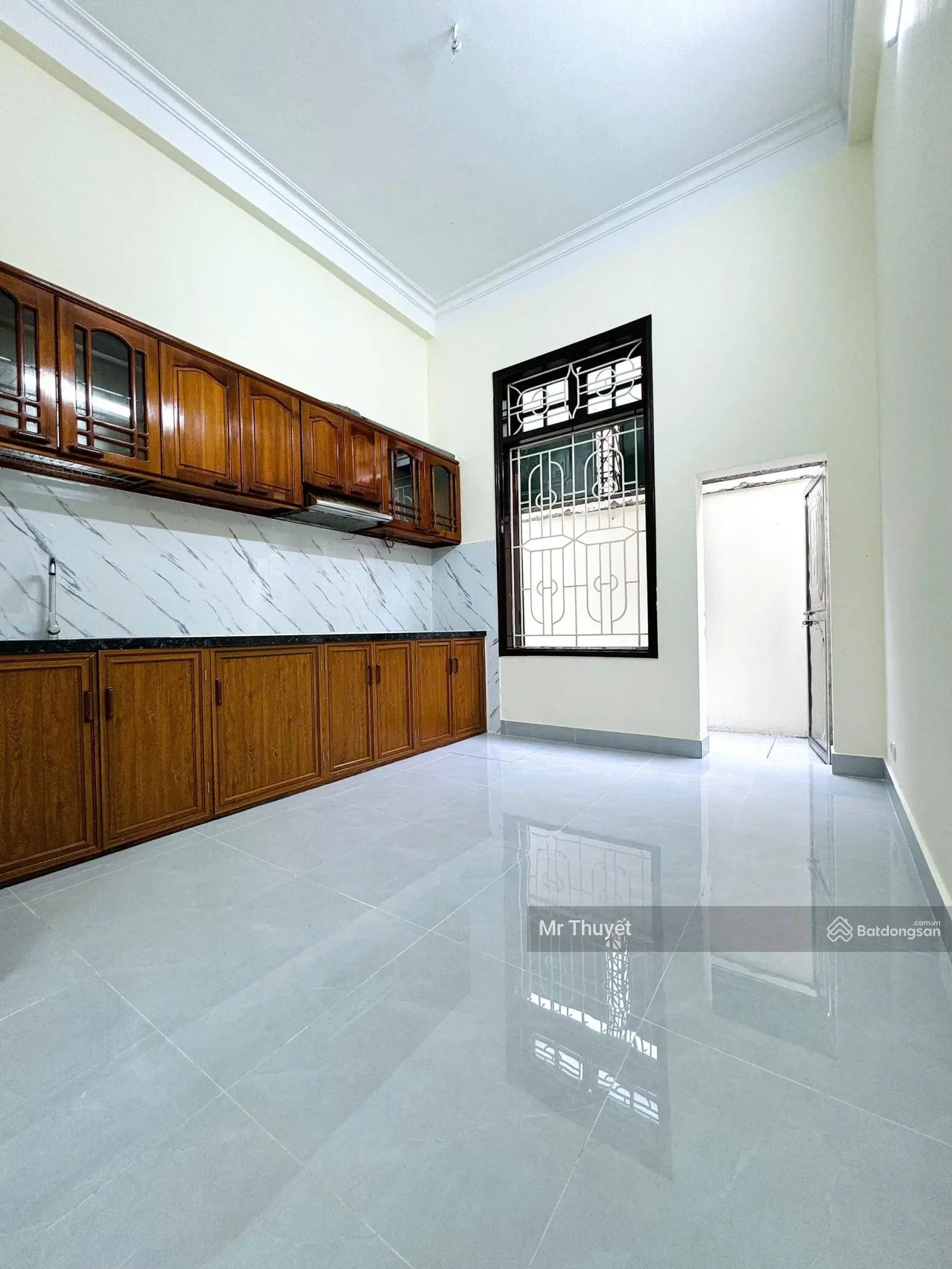 Cực hiếm! dân xây 40m-4 ngủ-phân lô quân đội-ô chờ thang máy-ô tô qua nhà-gần việt pháp hơn 8 tỷ