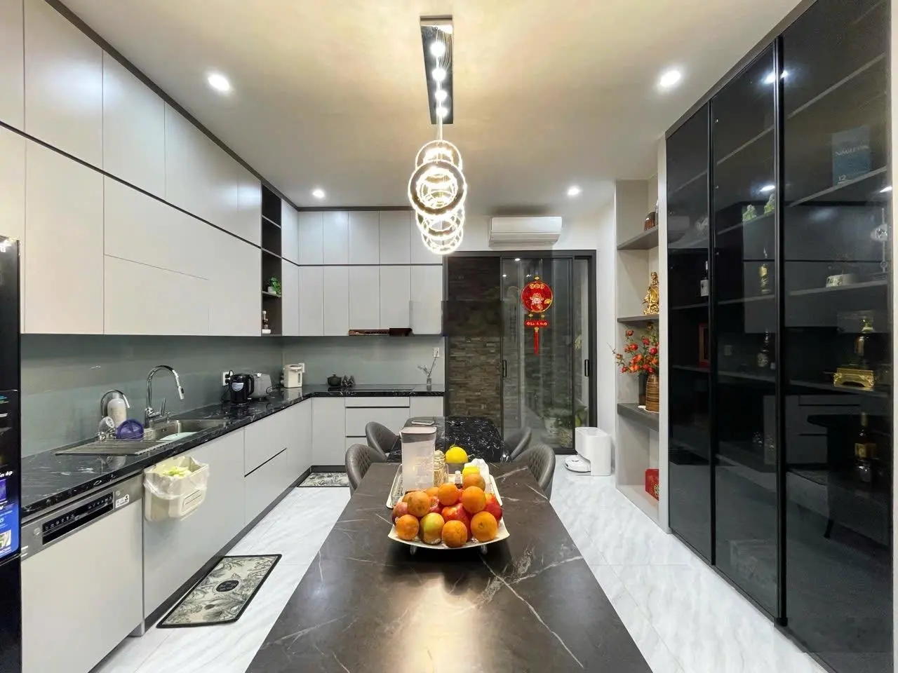 Nhà 4 tầng phân lô văn cao rất đẹp- diện tích 90 m