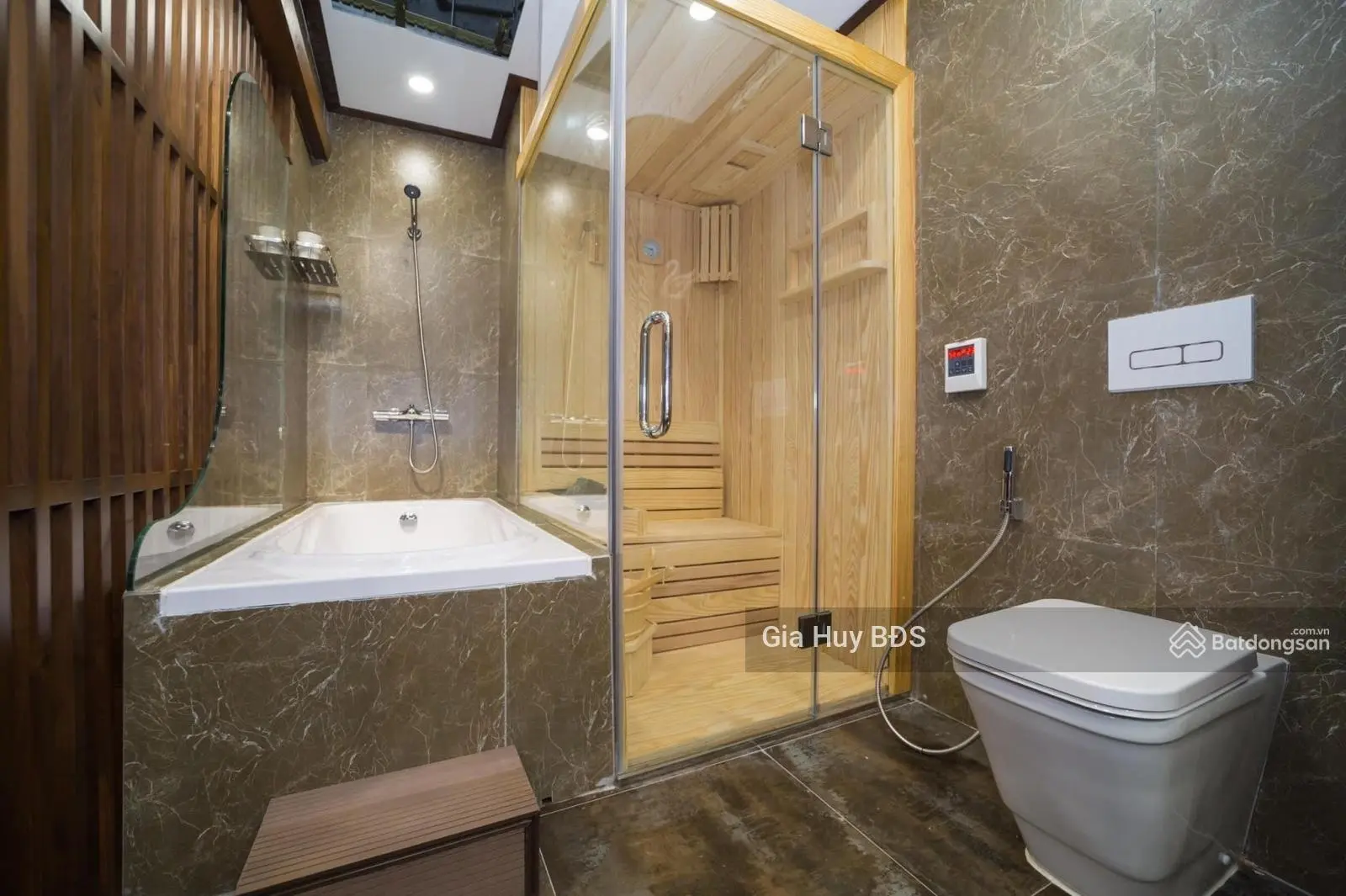Chính chủ gửi bán căn duplex 267m2, 4 PN, tầng trung ,nội thất rất đẹp tại Mandarin Garden
