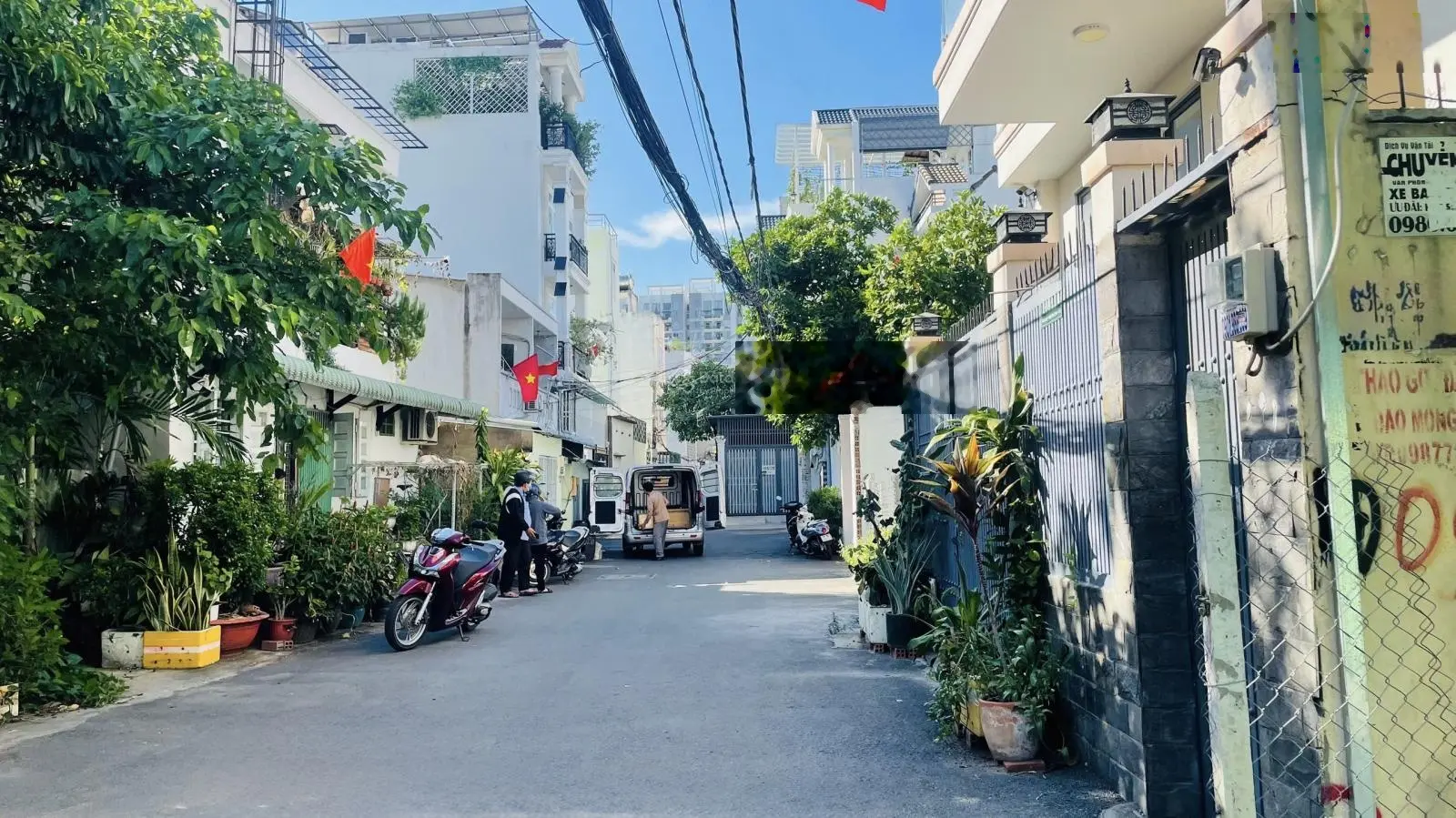 Nhà 3 tầng mới tinh ngay chợ Thủ Đức, hoàn công chuẩn, ô tô ngủ ngon trong nhà 6.59 tỷ