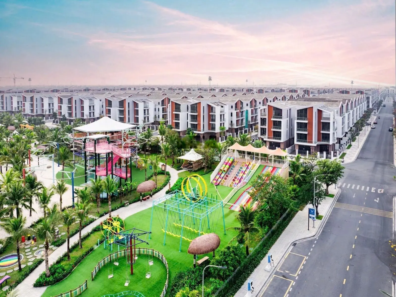 Liền kề diện tích 80m hướng đông nam - Chủ thiện chí bán gấp - Giá tốt hơn thị trường 2 tỷ