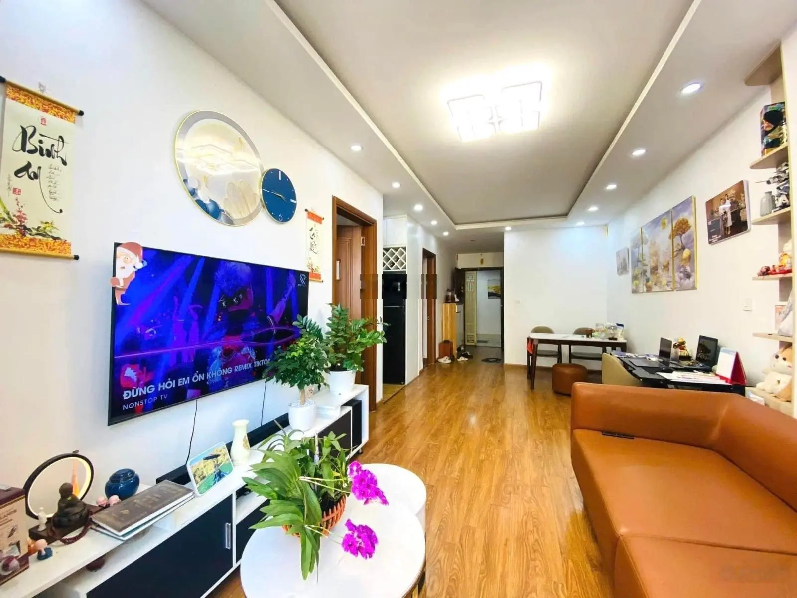 Chính chủ bán gấp căn 2PN, 2VS toà Gemek2 sẵn sổ 66m2 mặt đường Lê Trọng Tấn giá nhỉnh 3 tỷ