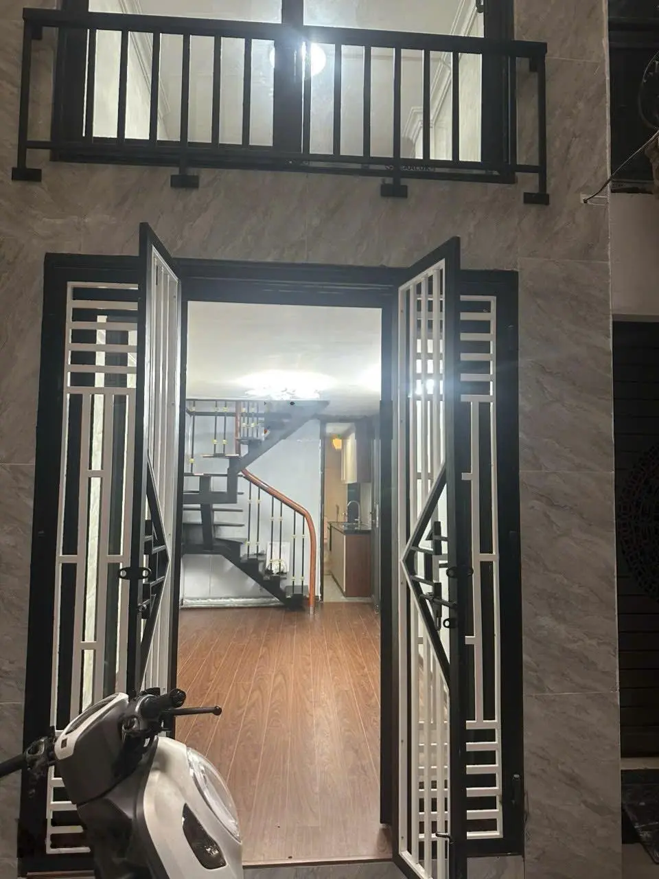 Nhà riêng bán tại Trần Khát Chân, 2,5 tỷ, 16,5 m2, 2PN, 2WC