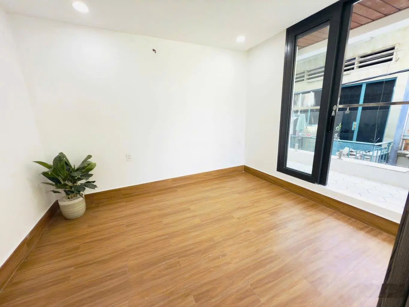 Ngay Hưng Phú - 4,68 tỷ (TL) - (4m x 7m) - Quận 8 - SHR