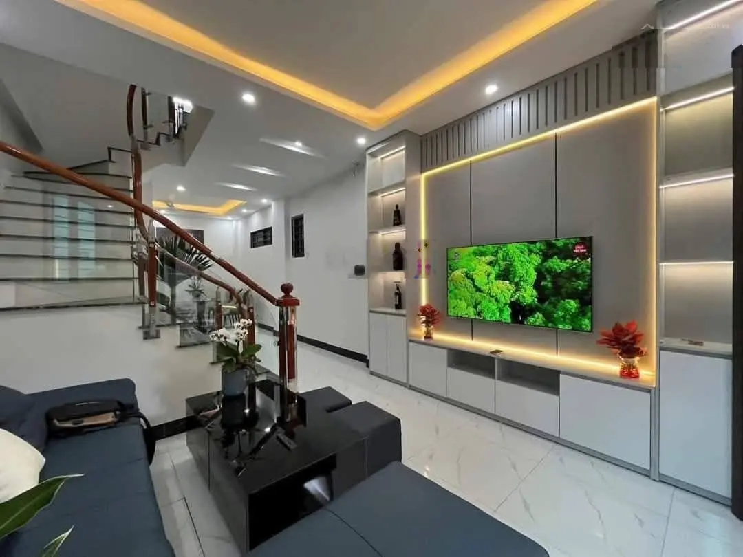 Bán nhà DT 55m2x5T 6PN có ô chờ thang máy, ngõ to gần ô tô