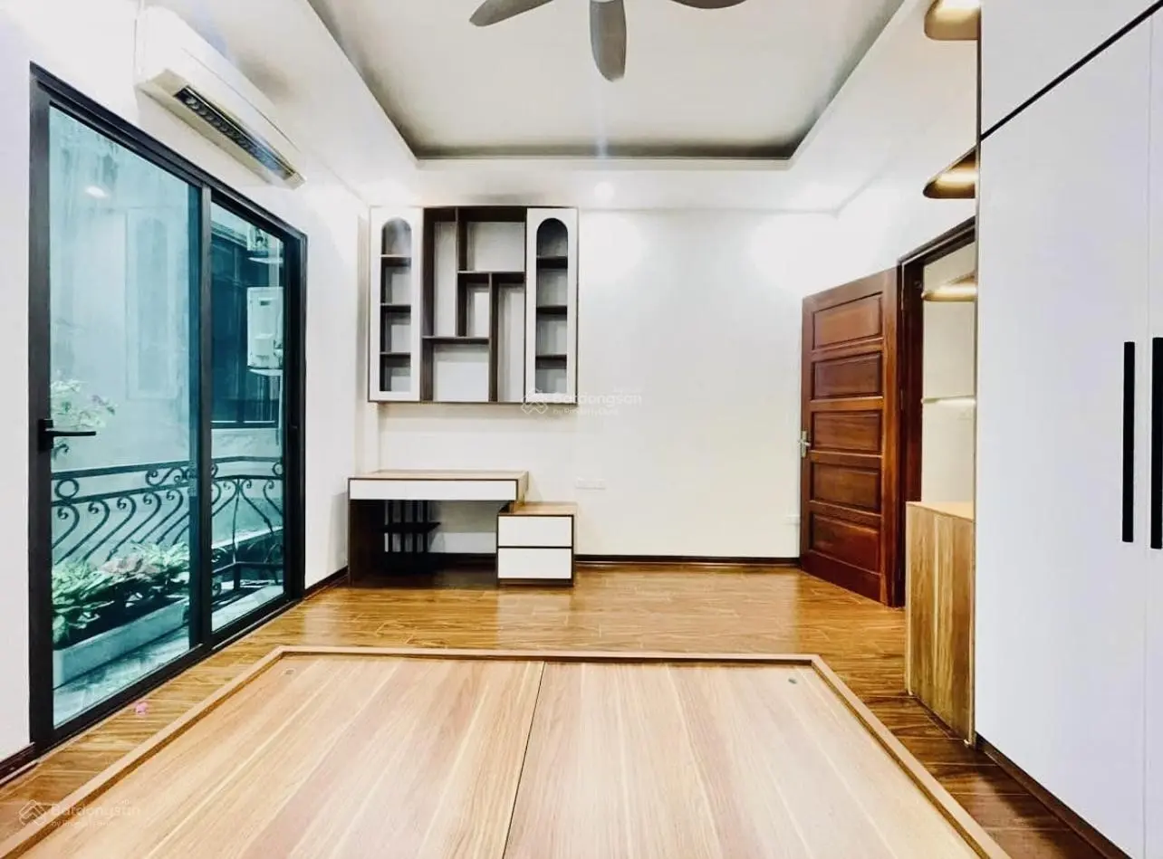 Giảm sốc 300tr nhà đẹp đón tết đường Nguyễn Văn Cừ chỉ 6,15 tỷ 36 m2, view đẹp - ô tô đỗ gần
