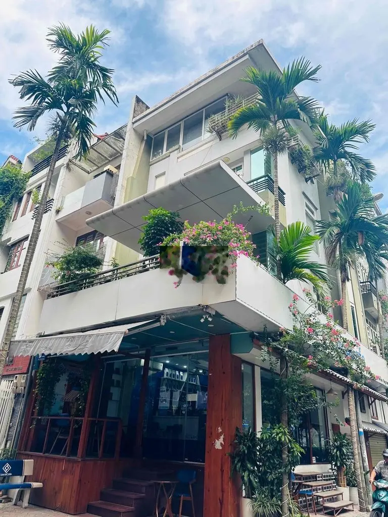 Bán Gấp!!! Nhà Nguyễn Văn Huyên 36m2*5 Tầng Sang Xịn Mịn.
