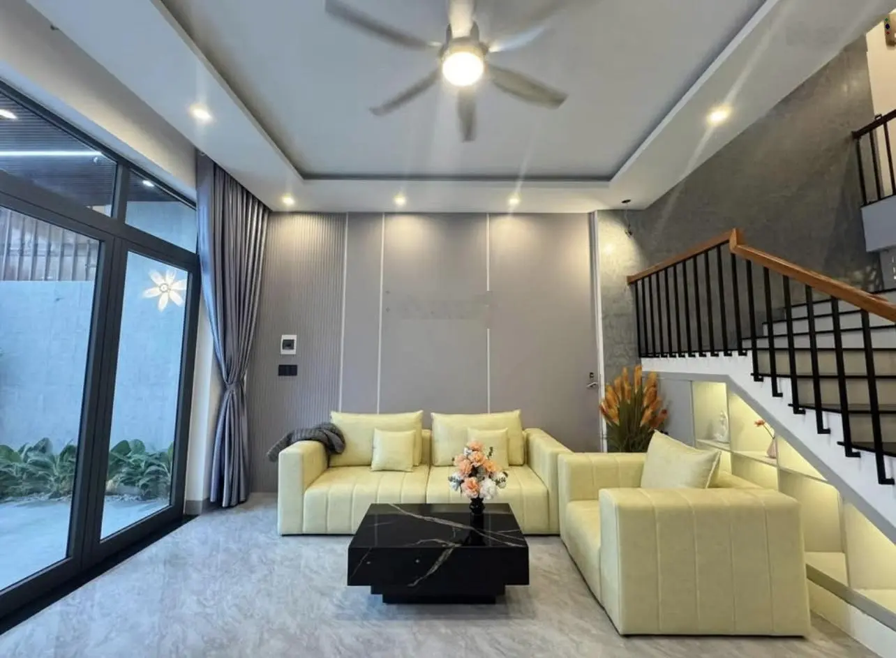 Nhà diện tích lớn 82m2 Lê Thánh Tôn- Bến Nghé-Quận 1 gần Thái Văn Lung đang cho thuê 42 triệu