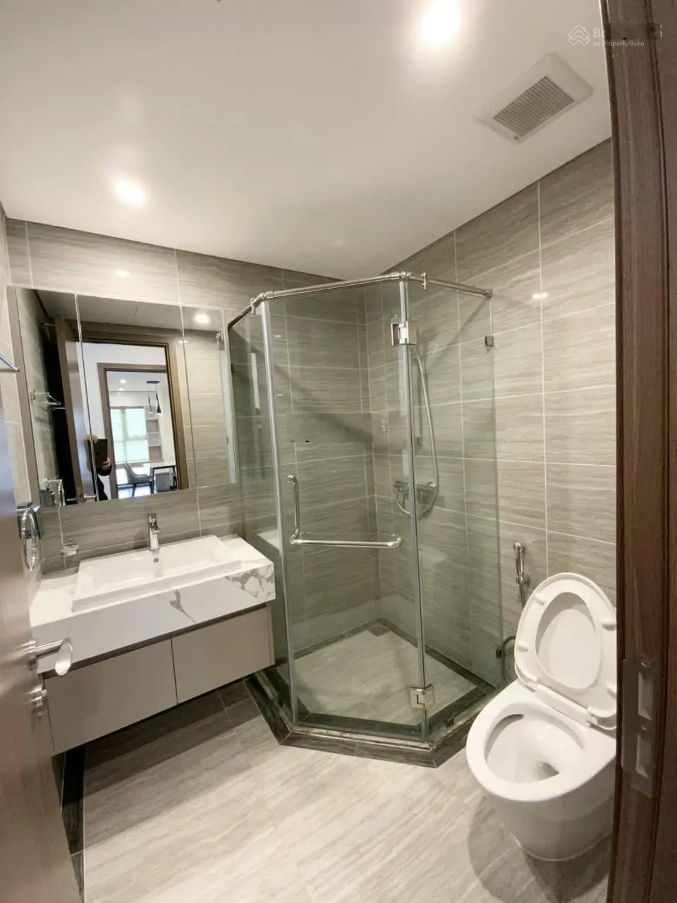 Giá thật cần bán căn hộ 3 ngủ C14 Bắc Hà. Giá 4,8 tỷ DT 108m2 và 2 WC. LH 0978,965831