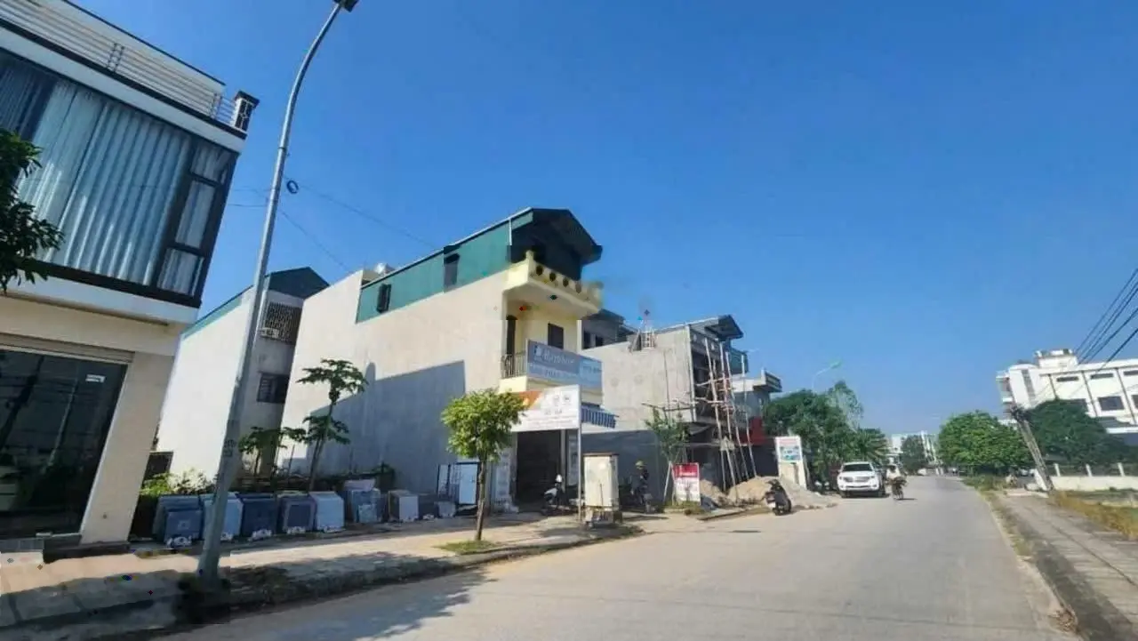Lô Góc 26ha Phú Xuân, hướng Đông Nam, mặt tiền 20m giá 3, xtr/m2 rẻ nhất khu vực