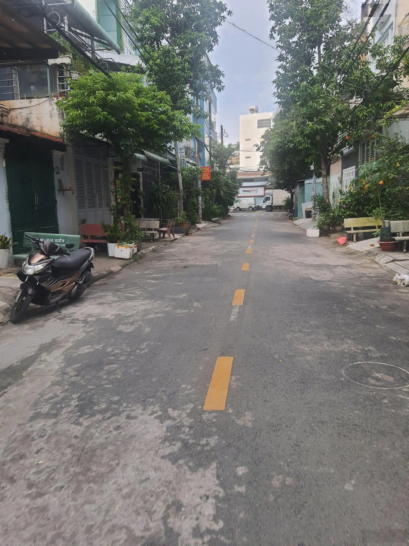 Khu phân lô bàn cờ. đường xe tải 12m. xh ngủ trong nhà. 3tầng hoàn công. sổ vuông a4