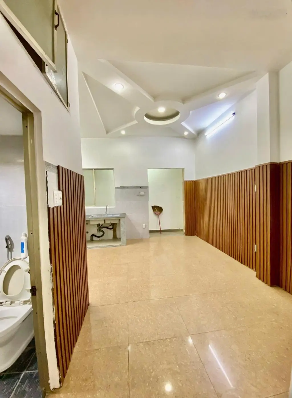 Bán gấp nhà hẻm xe hơi, Phan Huy Ích, Tân Bình tổng diện tích 225m2, giá chỉ 8,2 tỷ thương lượng