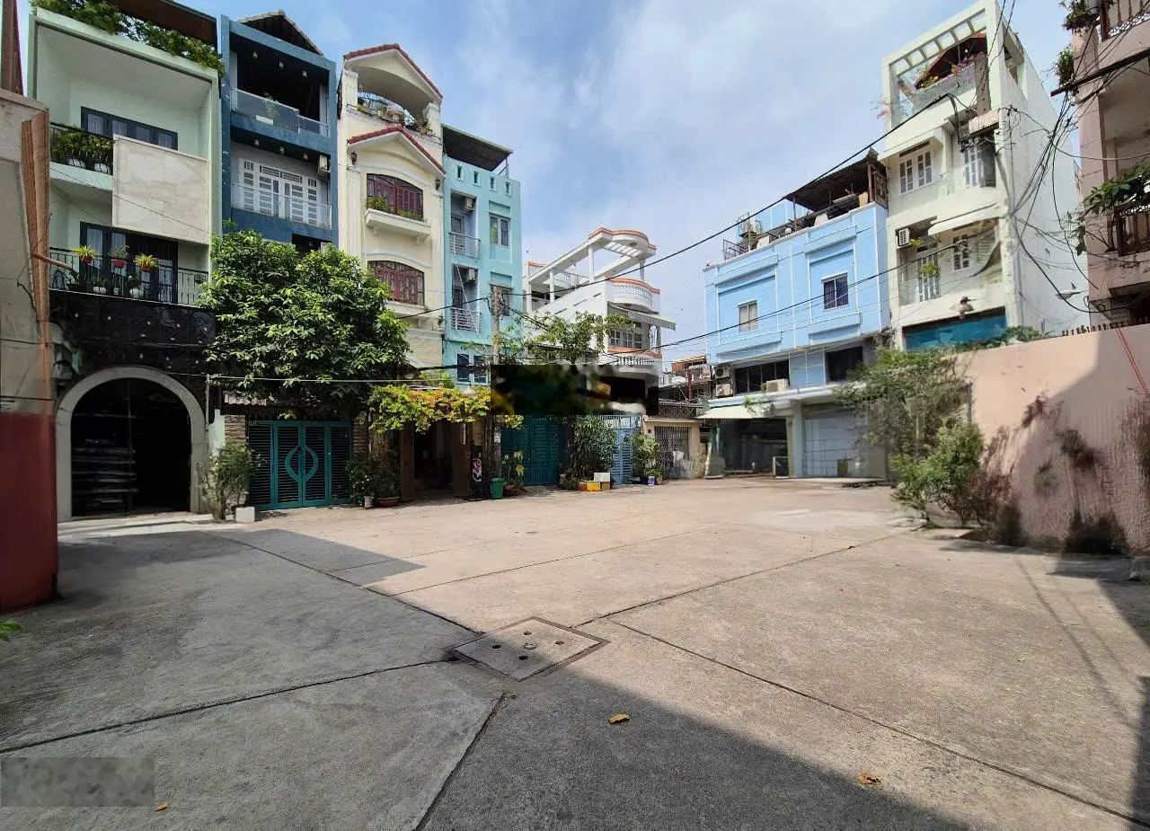 Bán nhà Quận 5 hẻm khổng lồ 20m, diện tích: (7.6x11m) giá 14,5 tỷ còn thương lượng