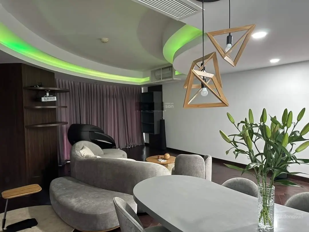 Bán căn góc tầng cao 2mt view trực diện Sông Hàn - AZURA ngay sát VinCom