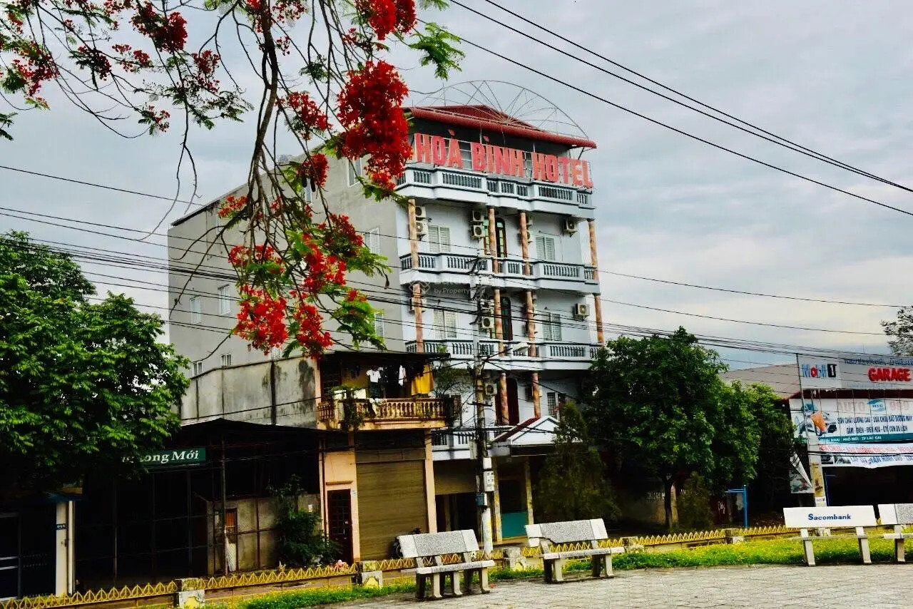 Chính chủ bán khách sạn 5 tầng và mảnh đất mặt tiền DT 386.8m trung tâm phố Minh Khai, TP Lào Cai
