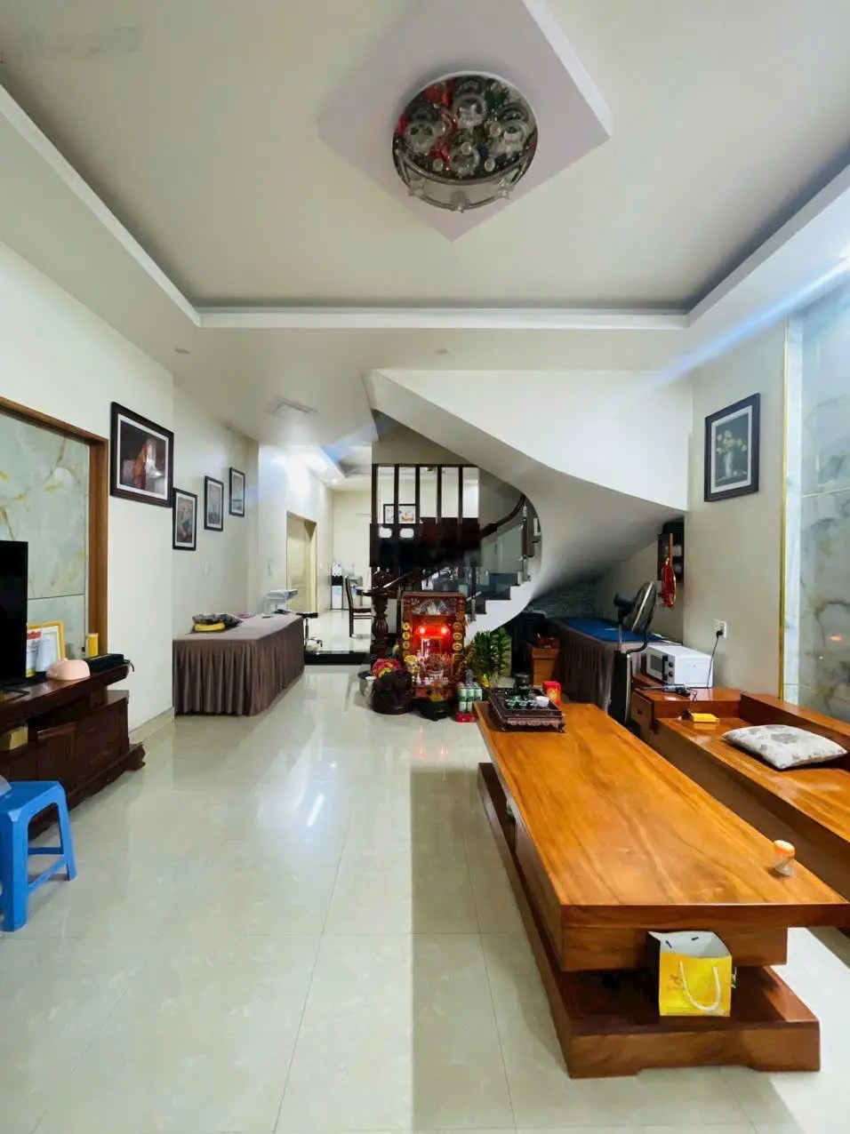 Cần bán nhà 2 lầu 1 trêt măt tiền kd buôn bán vip khu vp1 Thuân An -Bình Dương
