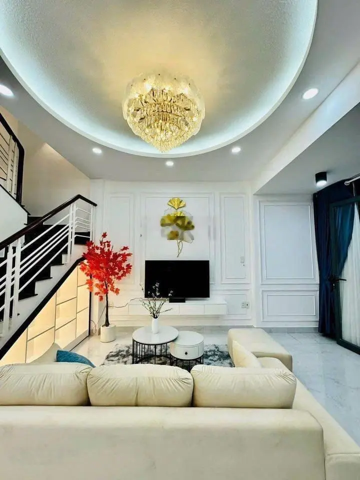Bán nhà hẻm 251 Nguyễn Thiện Thuật, Quận 3. Nhà 64 m2, Giá: 3 tỷ 790 nhà 1 trệt 2 lầu, sổ riêng