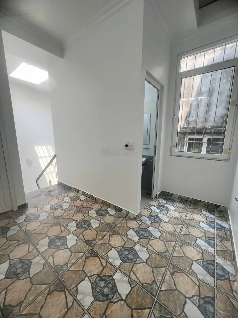Bán nhà ngô quyền, đường văn cao, 48m2x3,5 tầng, giá chỉ 4,6 tỷ