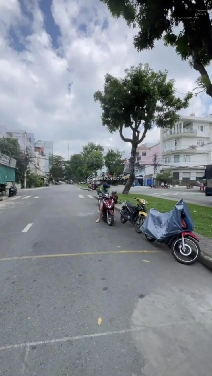 Bán nhà mặt tiền đường đôi 30m đường đẹp nhất phường Tân Kiểng, Quận 7 (vị trí KDMB sầm uất nhất)