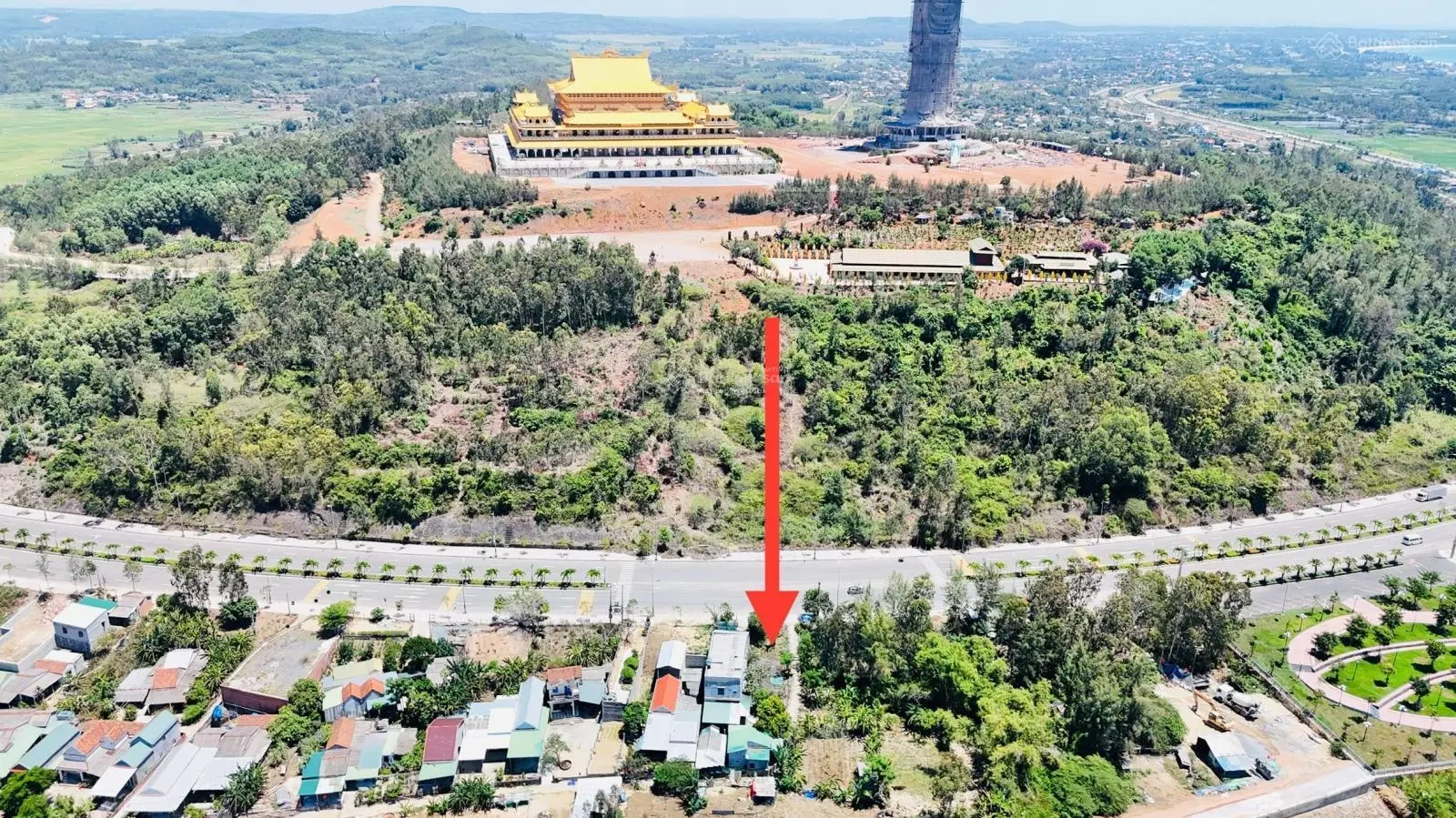Bán mặt tiền Hoàng Sa ngay cầu Cổ Luỹ chùa Minh Đức giá rẻ bất ngờ gần 200mv! Nhận mua bán ký gởi