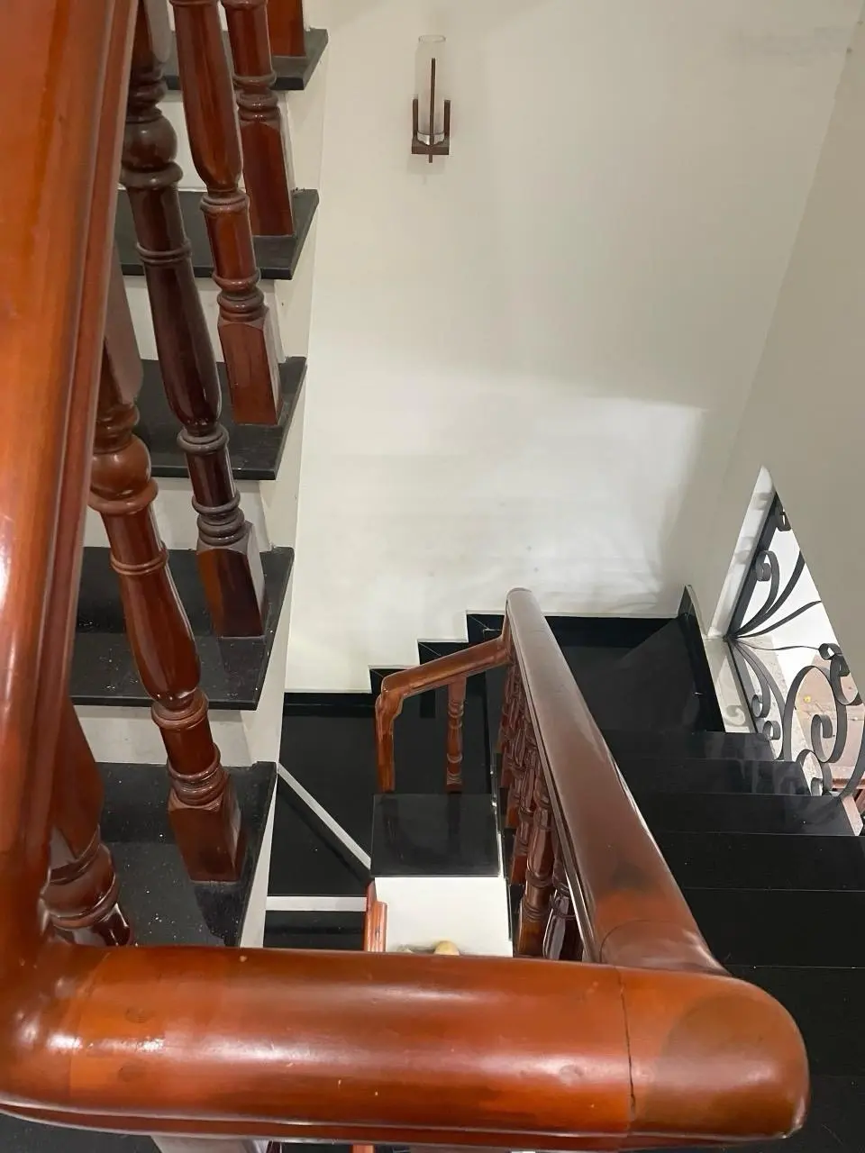 Bán nhà đẹp cách đường Dương Đình Hội chỉ 50m