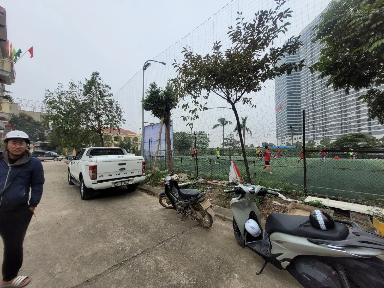 Bán Nhà lô đất Đấu giá Ngọc Giang, Đông Anh 750m - MT 25m giá 90tr/m - vỉa hè - đối diện Intracom