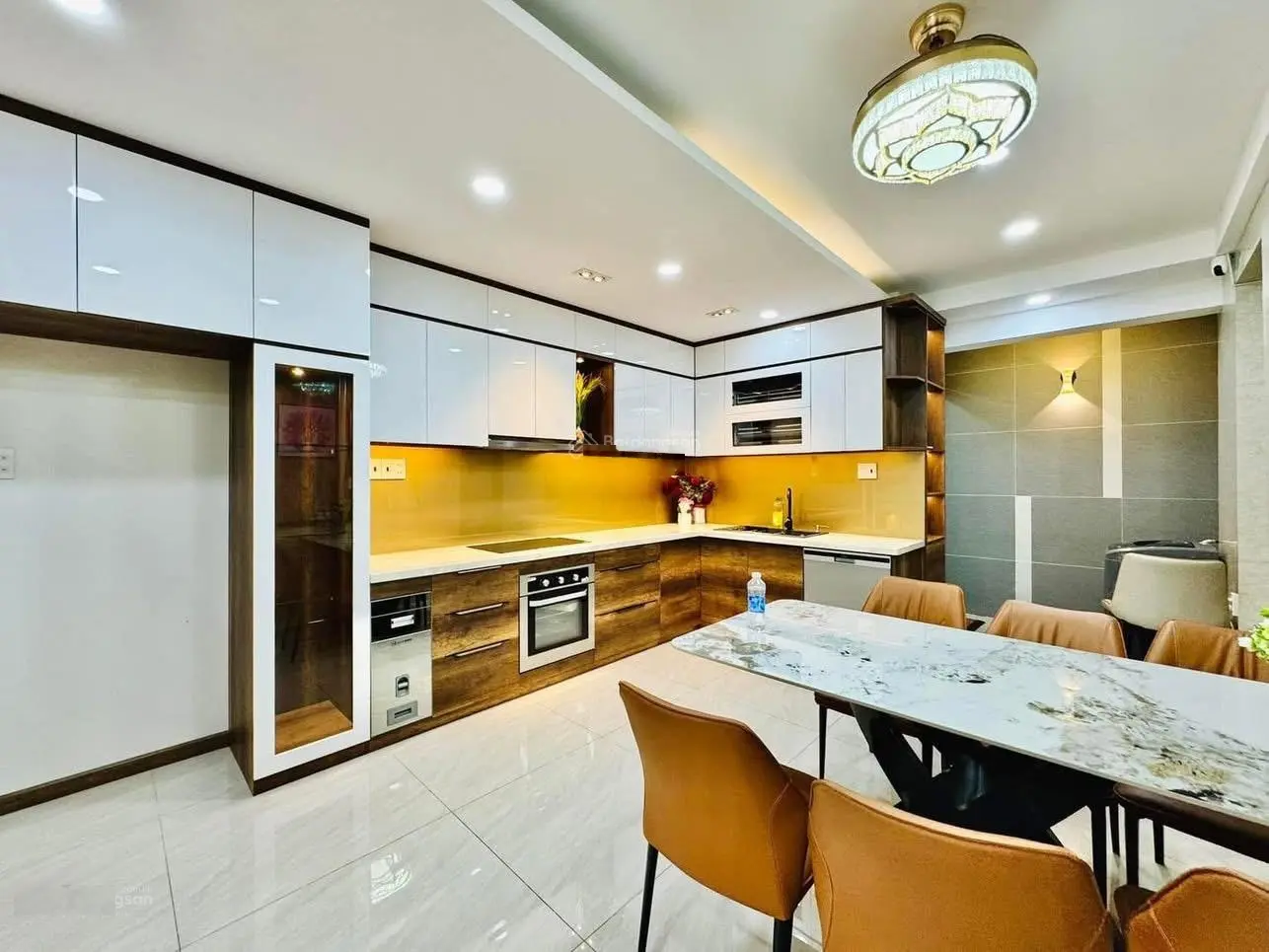 Bán nhà tuyệt đẹp đường Bàn Cờ, p3, Quận 3, 65m2, 2tỷ350, 2 tỷ350 sổ hồng riêng, sẵn hđ thuê 12tr