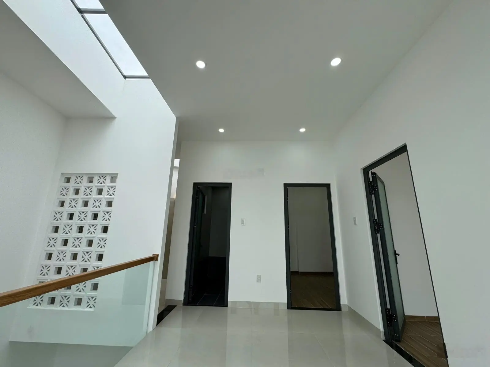 Bán nhà mới 3 tầng mặt tiền đường Hùng Vương (QL1A) thị trấn Diên Khánh, cách cây Dầu Đôi chỉ 300m