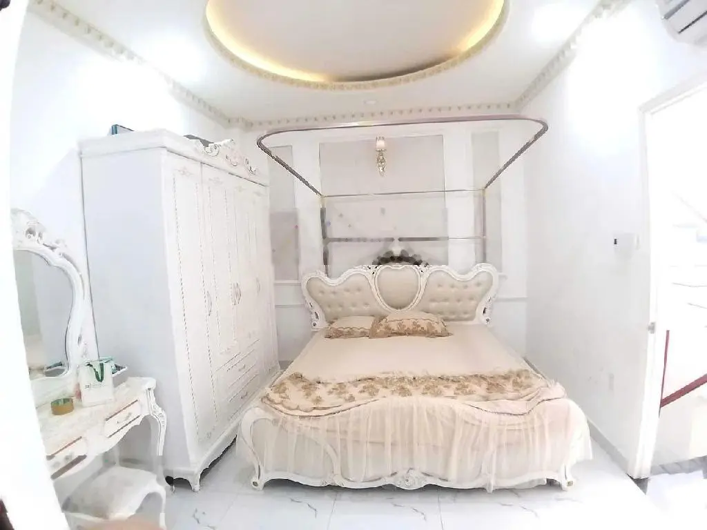 NHà mới đẹp, 1T3L, 62m2, (5,5x11,5) Ngay Phạm Văn Đồng , XH ngủ trong nhà, tặng nội thất, Sổ riêng