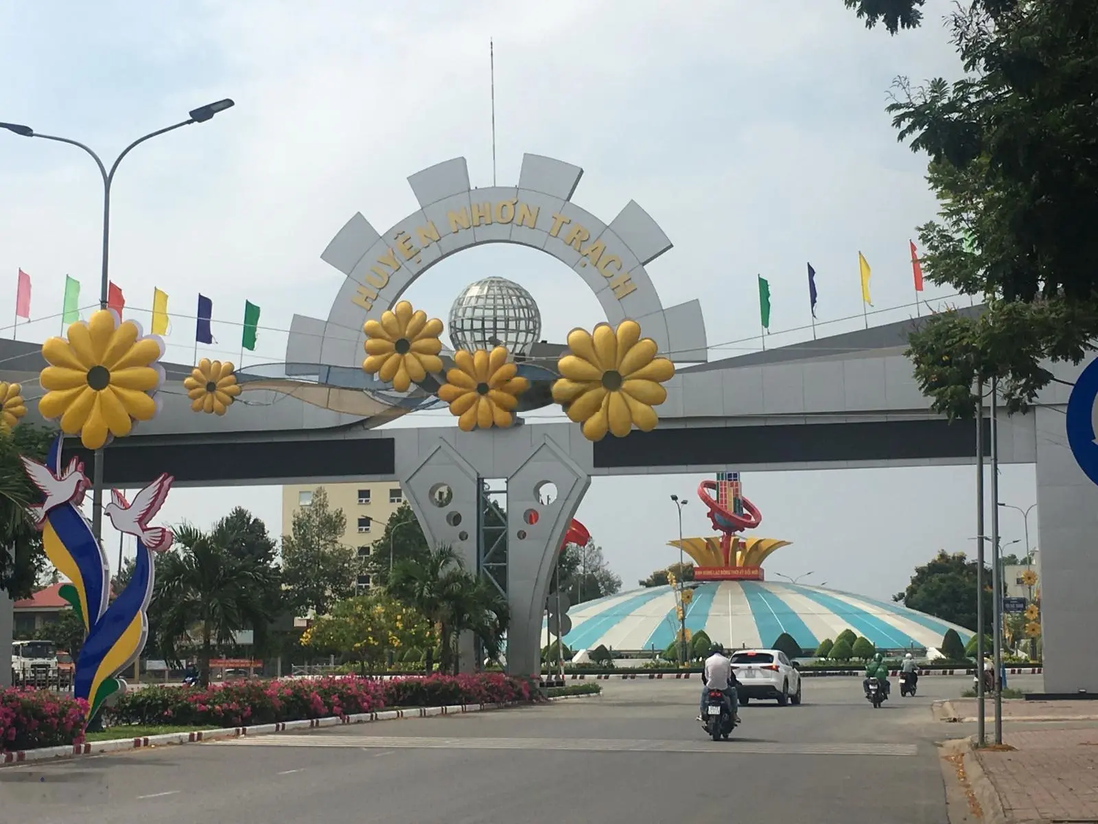 Gấp 292m2 Ngay Đường Hùng Vương Giá 2tỷ050 - Ngang 10m - Liền Kề 25C Đối Diện KCN Nhơn Trạch - SHR