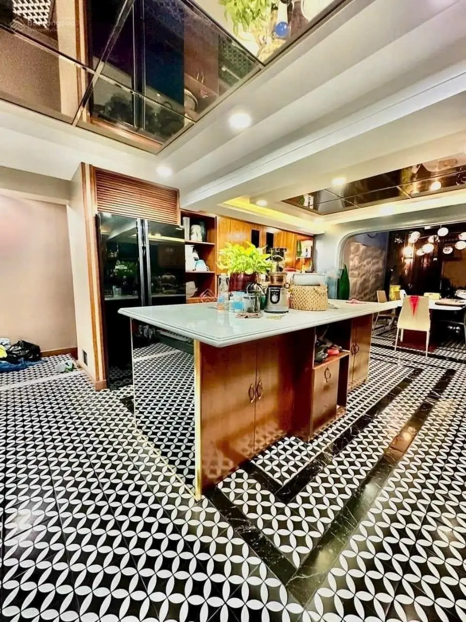 Bán Biệt Thự P.24 Bình Thạnh - 8x15m - SHR 120m2 - 4 Tầng Có Hầm Ô Tô - Đường 8m - Khu bàn cờ