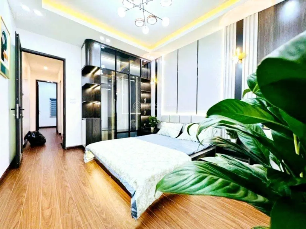 Nhà mới đẹp, Hoàng Văn Thái, 5 phòng ngủ, 38m2, 4 tầng, Mercedes đỗ cổng, chỉ nhỉnh 6 tỷ