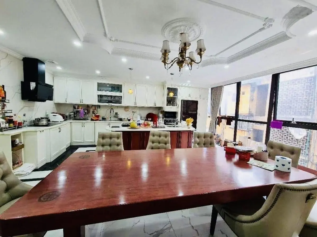 Hiếm! Phân lô Chùa Láng, nhà 2 mặt thoáng, ngõ thông, ô tô tránh, KD đỉnh, thang máy, 63m2 6T
