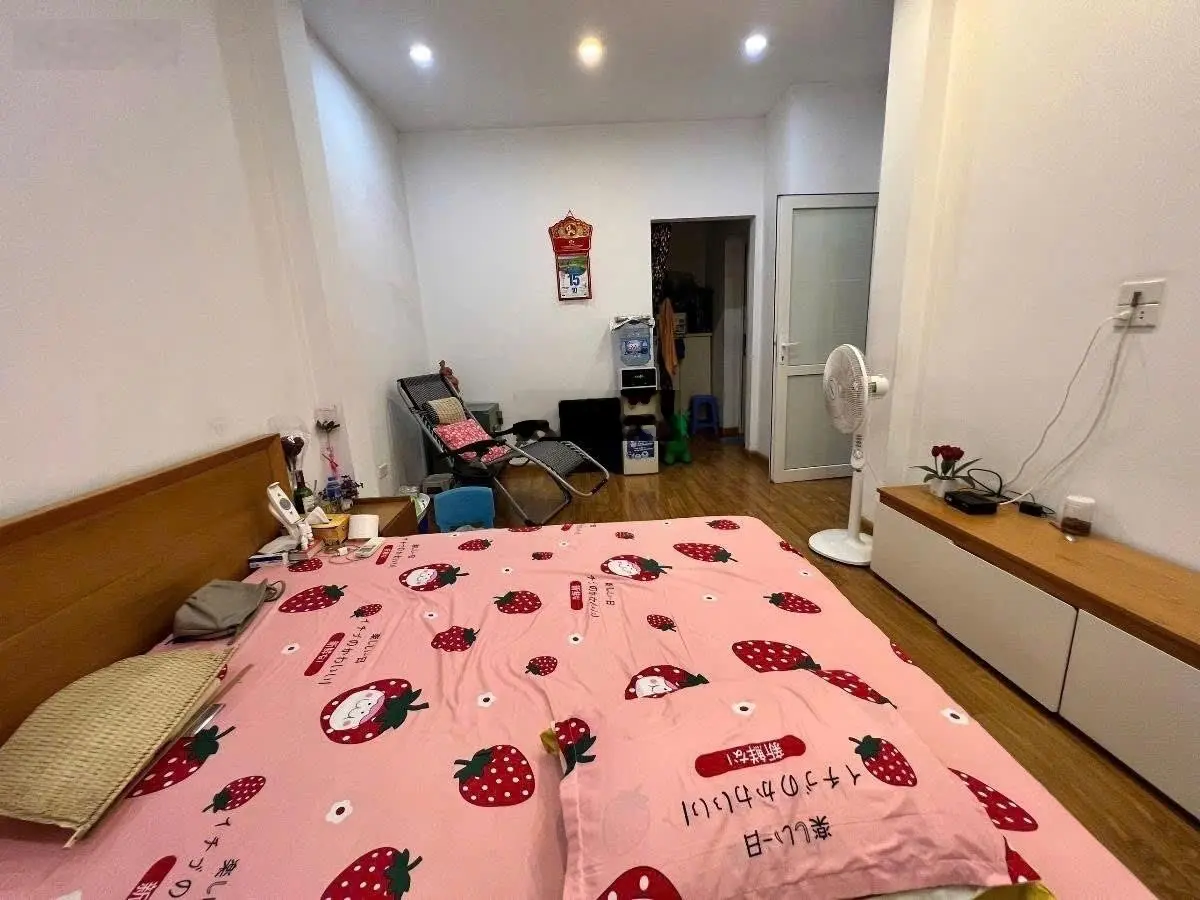 Bán gấp nhà riềng phố Nguyễn Phúc Lai 75m 4Tg MT 9,6m chỉ 22 tỷ Ô tô KD sầm uất