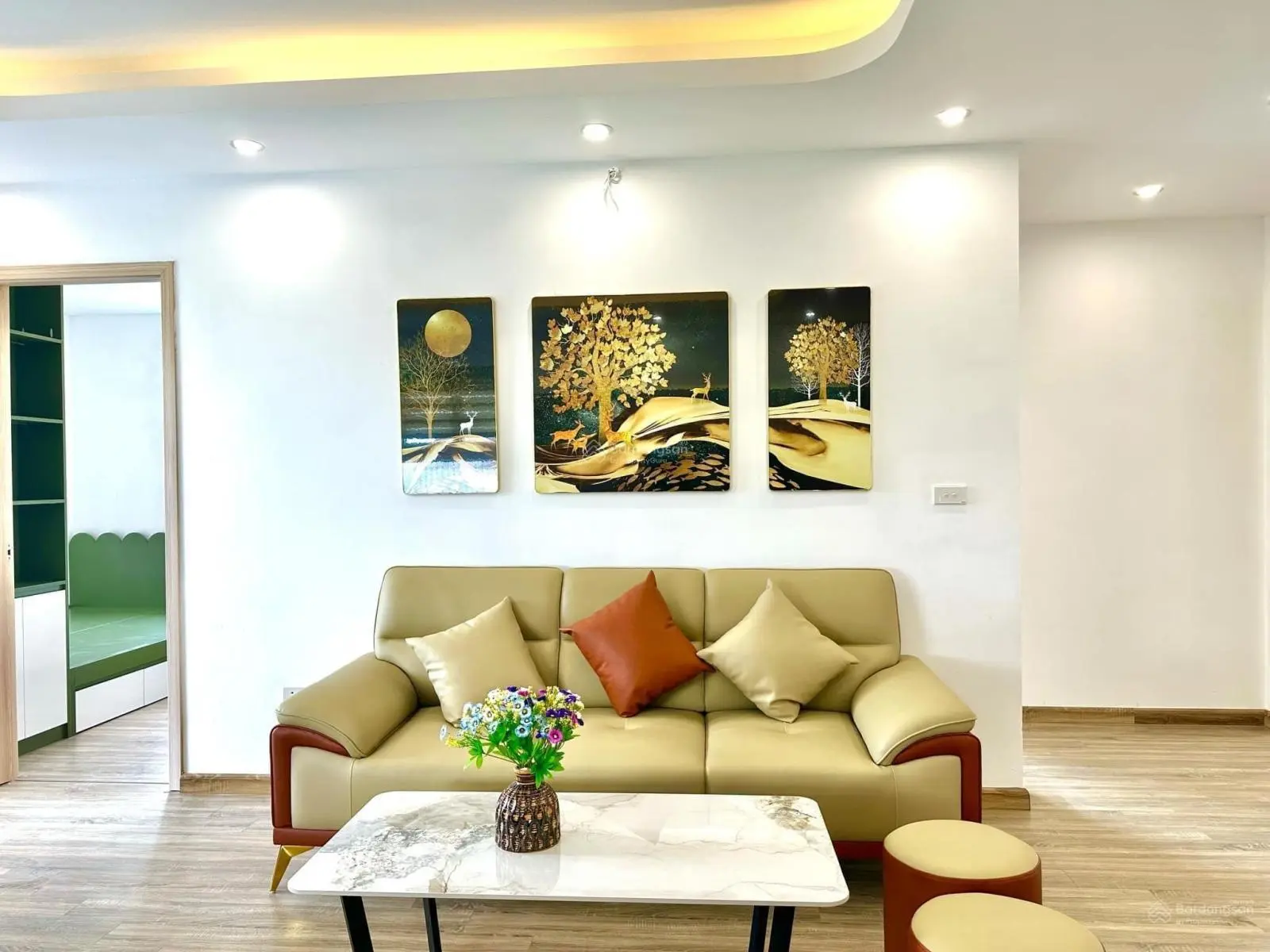 Chính chủ bán căn hộ ban công view hồ 77m2 đủ nội thất cực thoáng mát giá nhỉnh 2 tỷ