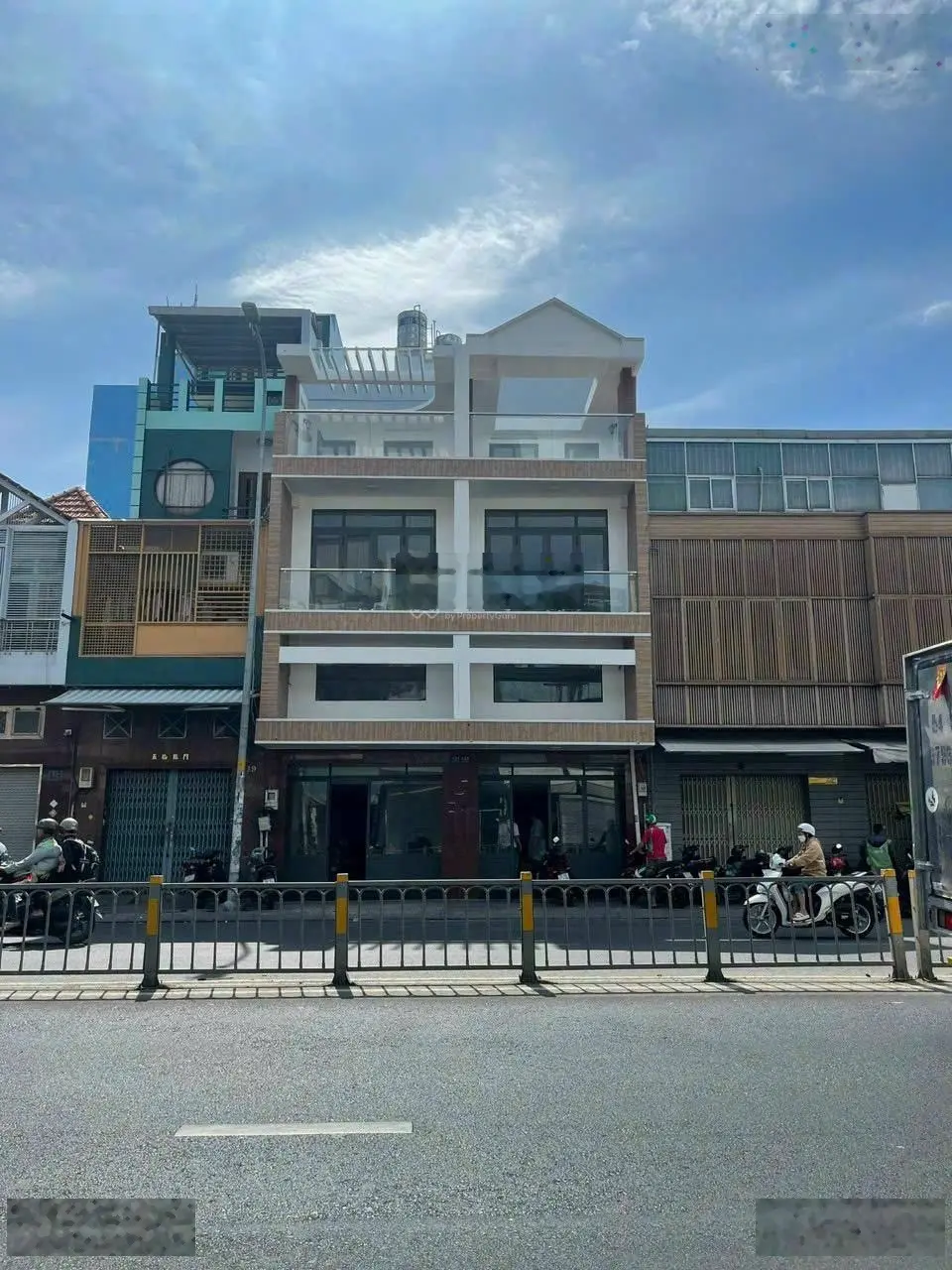 Bán mặt tiền Phan Đăng Lưu, Phú Nhuận - DT 10x35m, 350m2 - 2 tầng - CTXD hầm 10 tầng - giá 70 tỷ