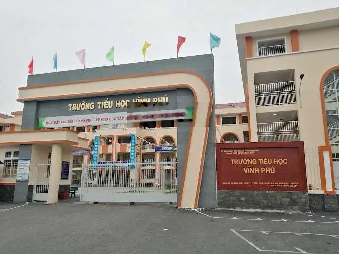Cần bán 129m2 (6x21,5), full thổ cư, mặt tiền kinh doanh, thông QL13 và chợ đầu mối, sổ hồng riêng