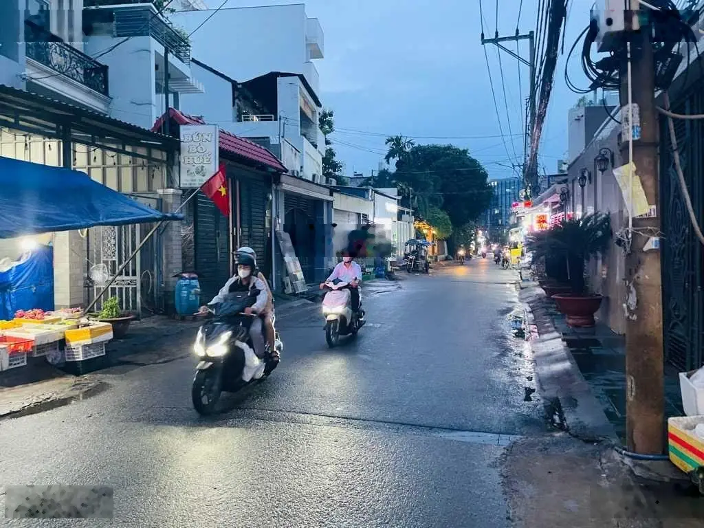 NHÀ 3 TẦNG MẶT TIỀN, LÔ GÓC, DÒNG TIỀN CAO, GẦN CC CHƯƠNG DƯƠNG HOME, 8X18; 17,5 TỶ.