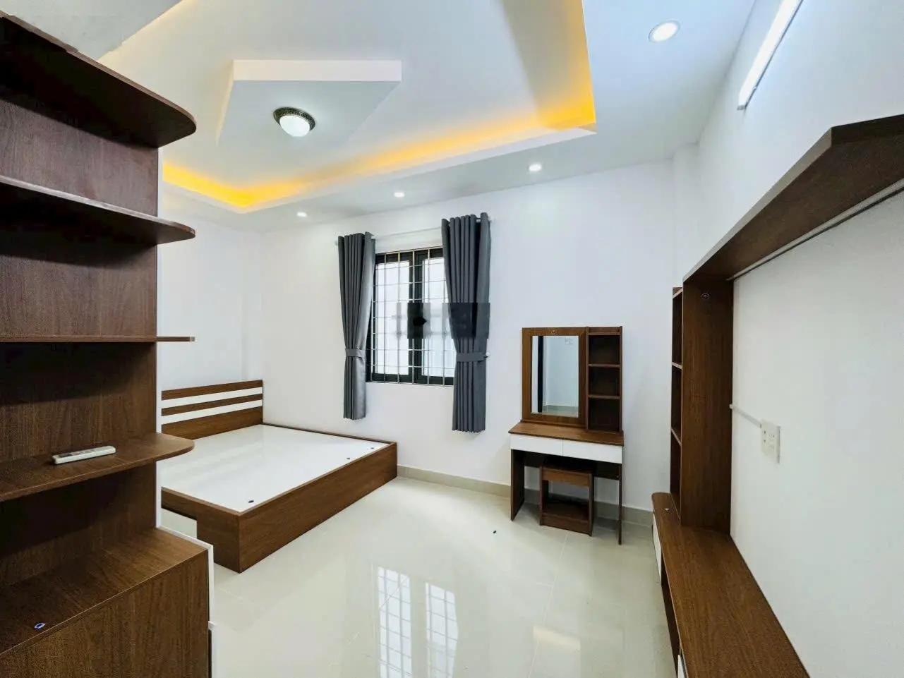 Bán nhà tân cổ điển-khu dân cư huỳnh tấn phát
