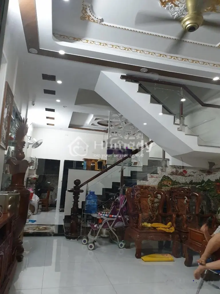 Nhà 1 trệt 2 lầu, sân rộng để xe hơi 2 chiếc. - Nhà mặt tiền XTT6 (Nguyễn Thị Thử) Gần Công Viên