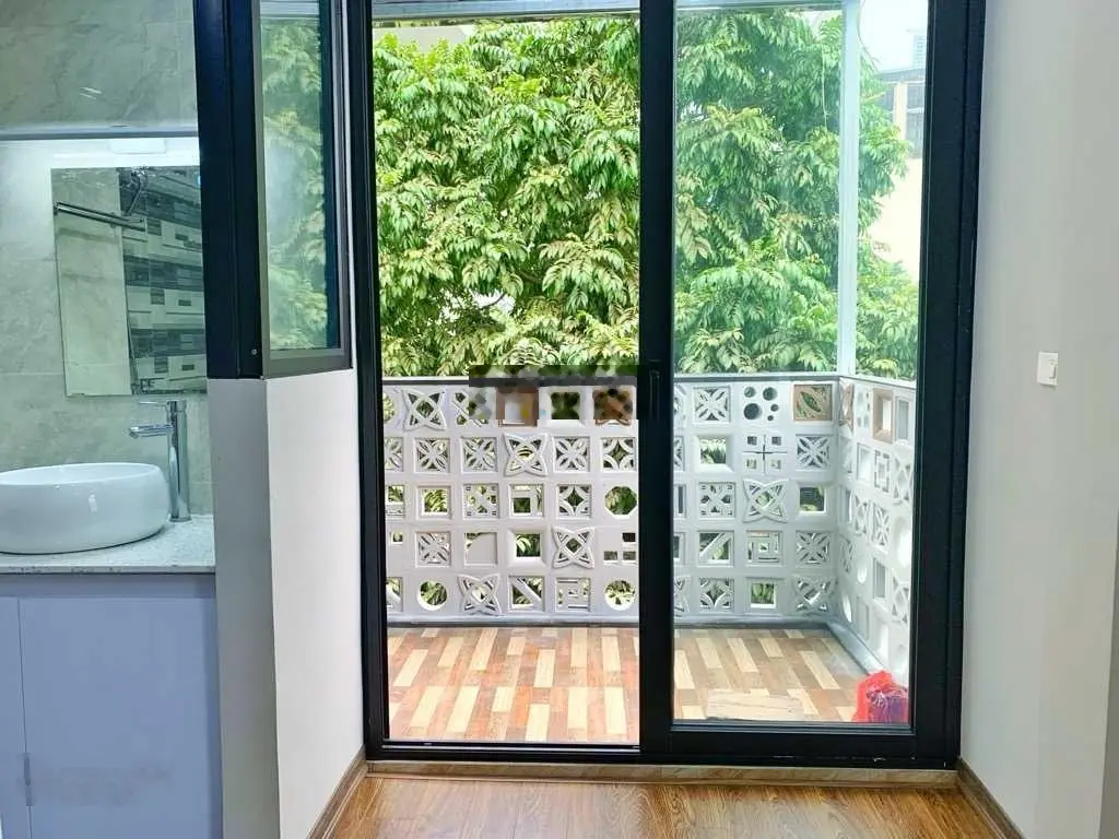 Bán nhà tại Nguyễn Văn Cừ, Long Biên. Diện tích 48m2, giá 7,5 tỷ