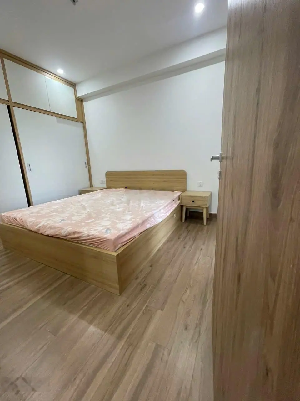 Bán nhanh căn hộ 2pn1vs full nội thất